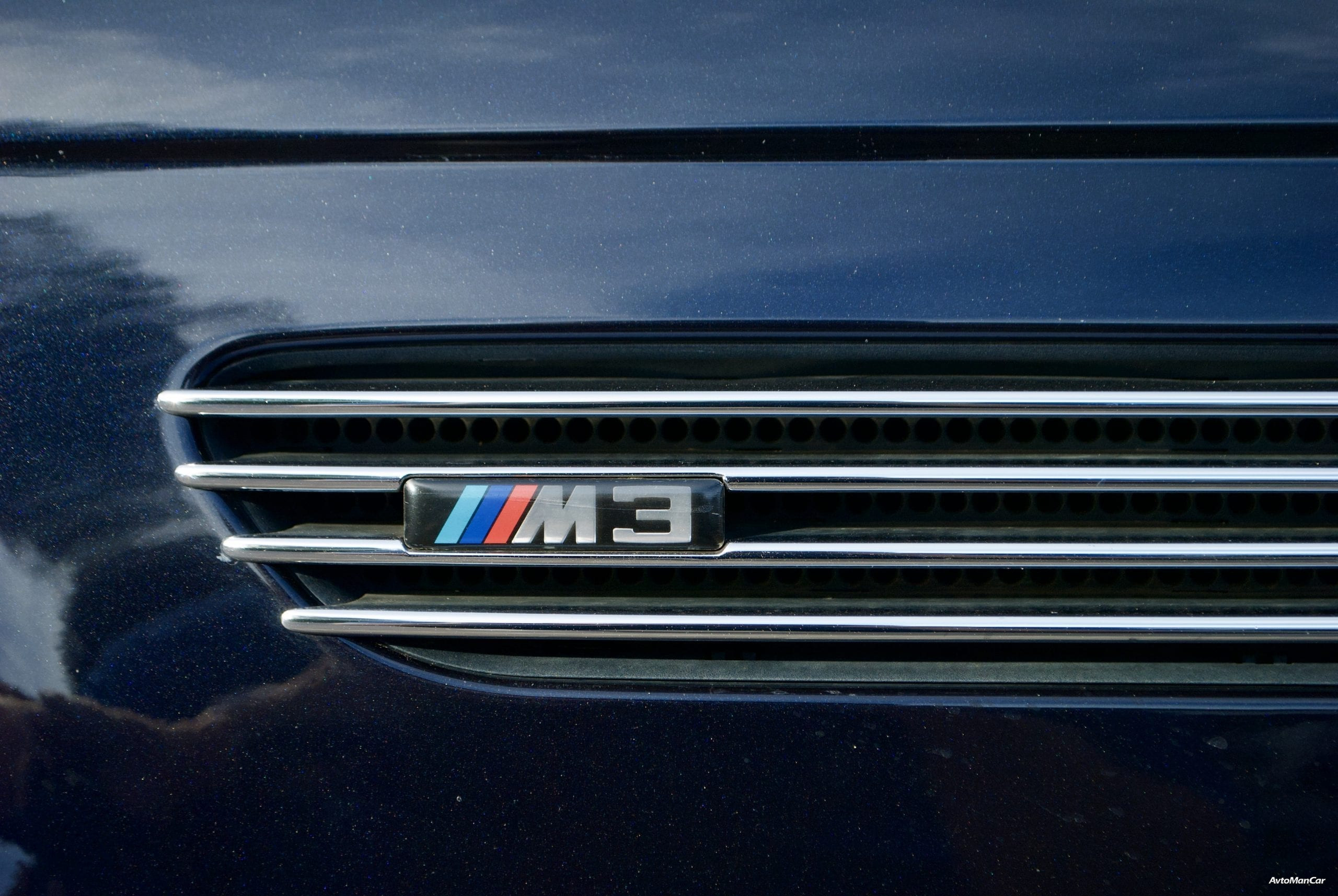Вид сбоку на BMW M3 E46