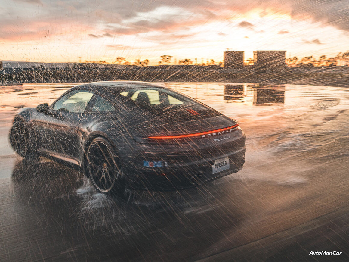 Трасса Porsche Experience Center в Лос-Анджелесе с несколькими типами покрытия