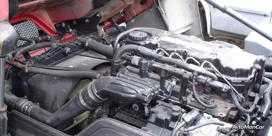 Под капотом двигатель DAF BE99C.