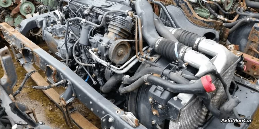Под капотом двигатель Mercedes OM366LA.