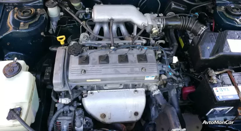 Под капотом двигатель Toyota 7A-FE.