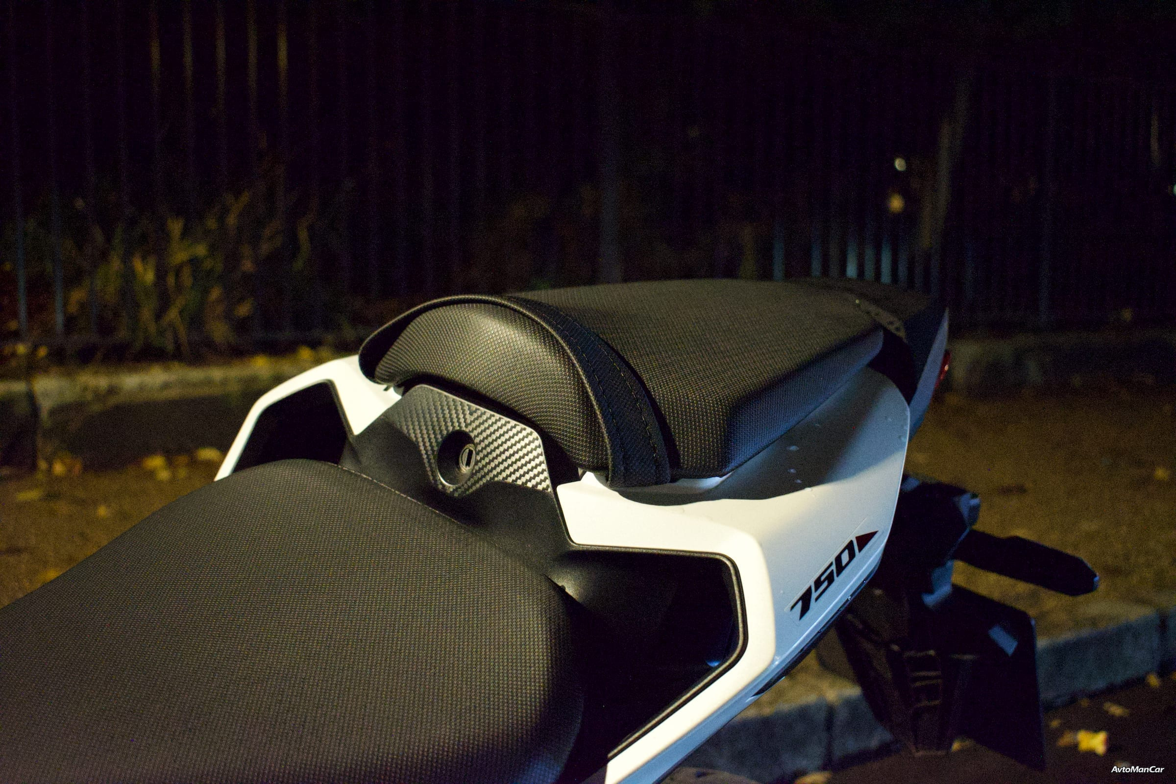 задний обтекатель Honda Hornet