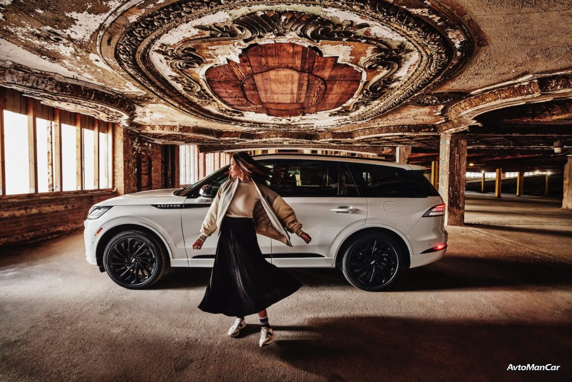 Lincoln Aviator 2026 передняя часть