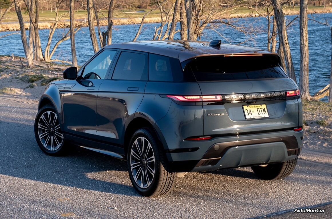 Range Rover Evoque 2026 года вид спереди